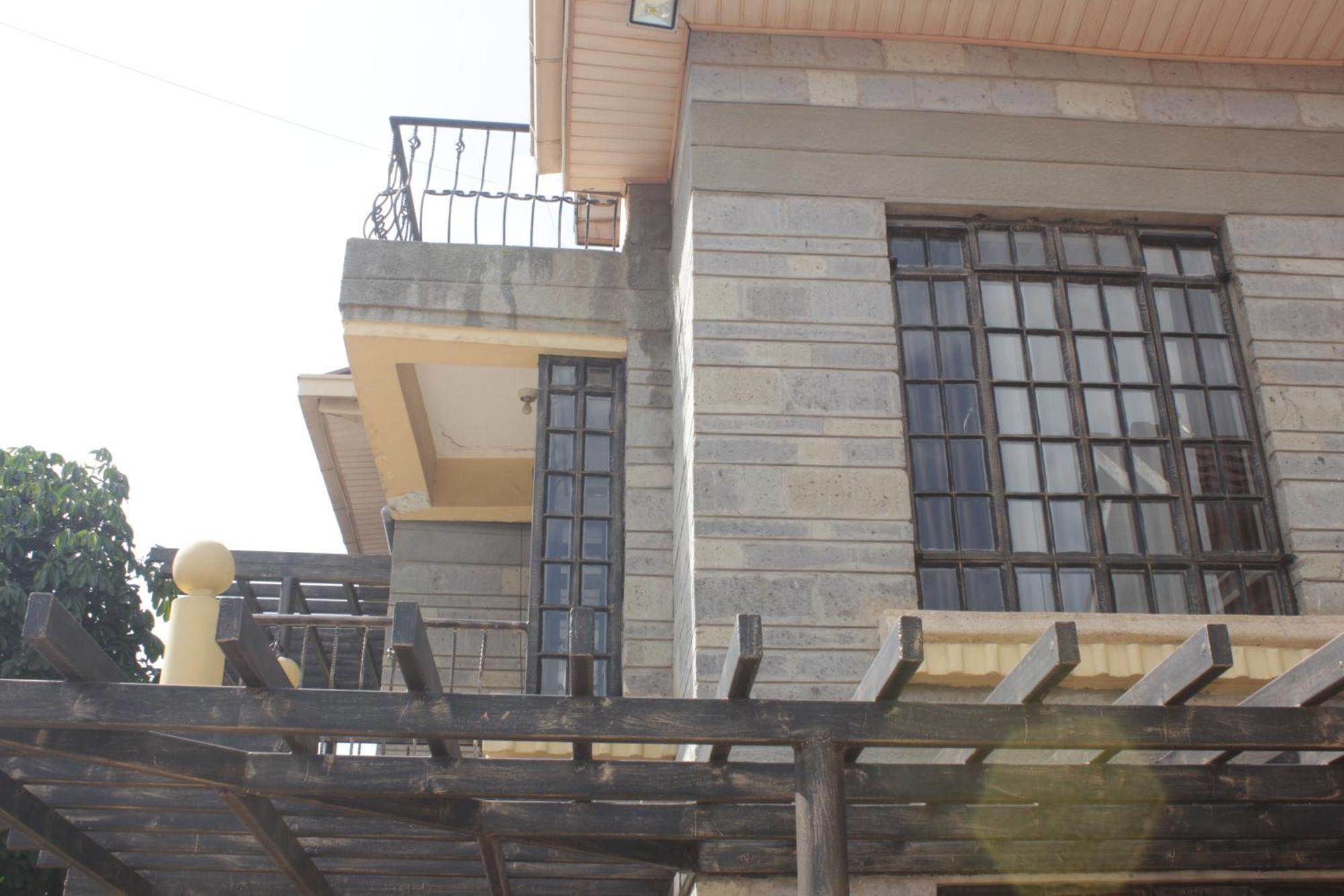Eshborns House - Near Jomo Kenyatta International Airport And Sgr With Shuttle Services Syokimau Exterior foto